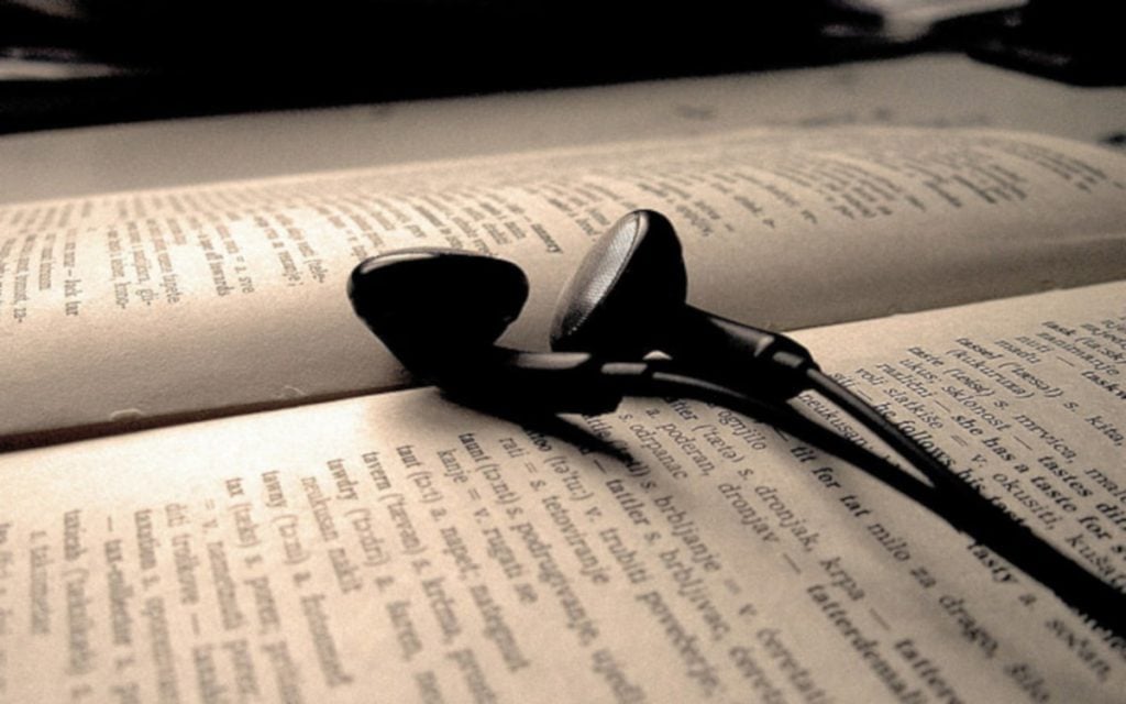 Read And Listen At The Same Time To Improve English Blog